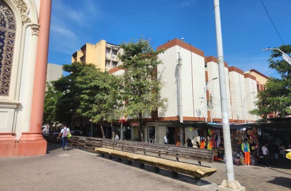 Fachada del Centro Empresarial San Nicolás 33